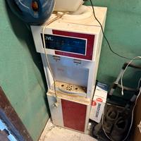 macchinetta raffredda acqua distrubutore