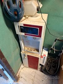 macchinetta raffredda acqua distrubutore