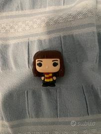 Mini funko pop harri potter.