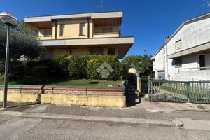 VILLA A SCHIERA A ALFONSINE