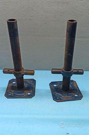 DUE BASETTE Regolabili A VITE PER PONTEGGIO CM.35