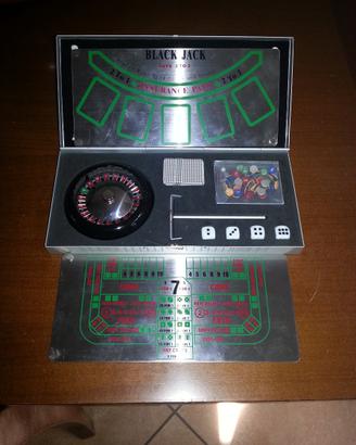 ScatolaComeNuovaInAlluminioCon3MiniGiochiRarissima