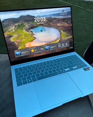 Samsung Galaxy book4 edge (16", X Elite, 16GB)