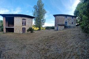 Rustici con terreno e bosco