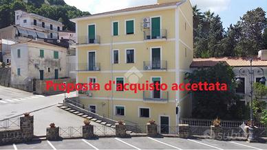 3 LOCALI A CASTELLABATE