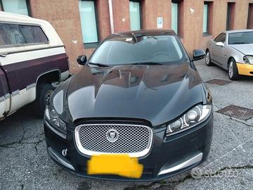 Jaguar XF 2012 3.0td fusa demolita per ricambi