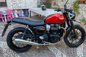 Triumph street twin 900