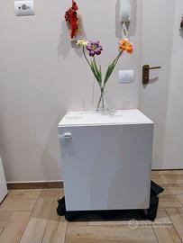 Mobiletto Besta Ikea bianco