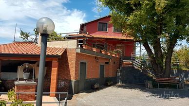 VILLA 134 mq con 1.700 mq di Terreno a Ragalna