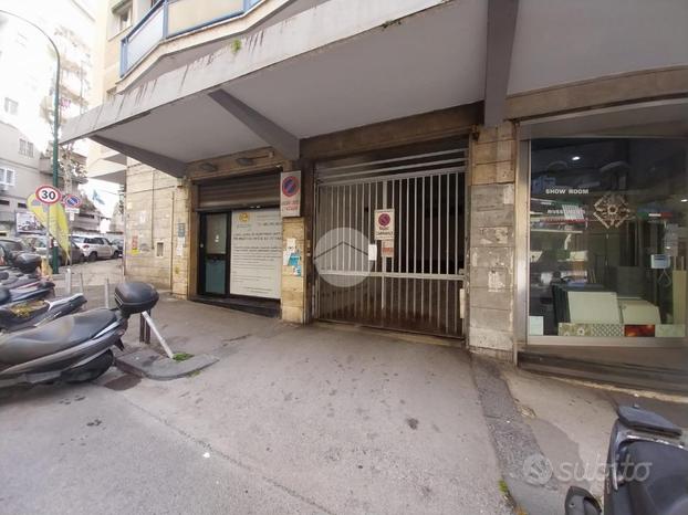 AUTORIMESSA A NAPOLI