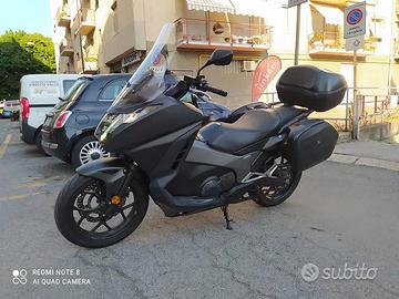 Honda integra 750