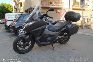 Honda integra 750