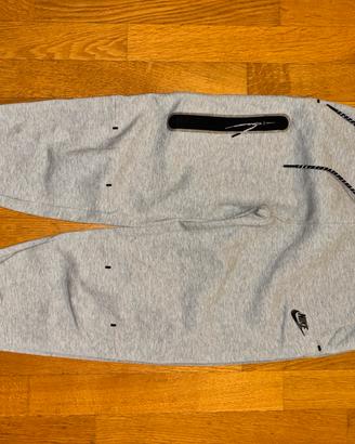 Pantalone tuta Nike Tech Fleece grigio da donna