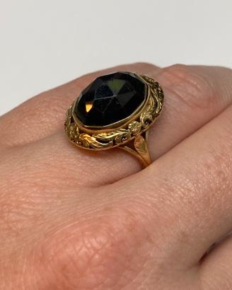 Anello oro giallo e onice nero