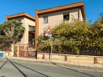 Selargius Villa unifamiliare tre livelli