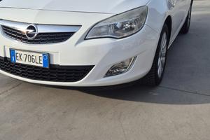 Opel Astra 1.7 CDTI 110CV Sports Tourer Cosmo