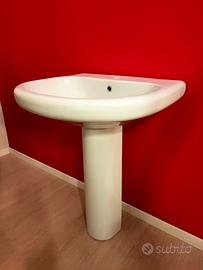Lavabo con colonna