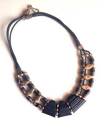 Collana etnica con forme geometriche stile african