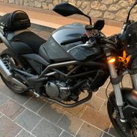 Cagiva raptor 650 anno 2001 + accessori