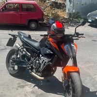 Duke 890 L a2