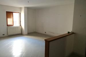 Appartamento Secondo Piano di Piccolo Condominio