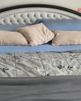 Camera da letto Divano  mobile bagno Parete attrez