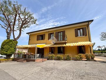 NEGOZIO A DESENZANO DEL GARDA