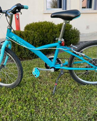 Bicicletta bambino e bambina