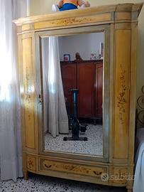 armadio + cassettone antichi dipinti a mano 