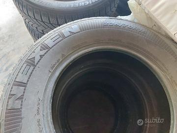 Pneumatici Nexen 225x70x16 invernali