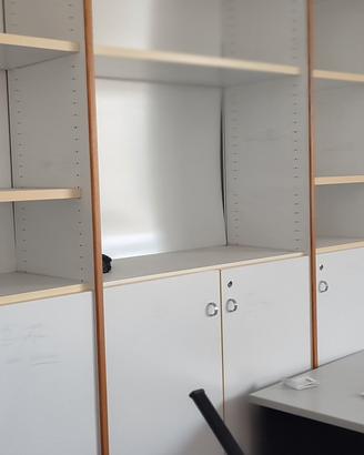 mobile libreria con sportelli e cassetti