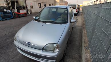 Fiat 600 anno 2007 ricambi usati