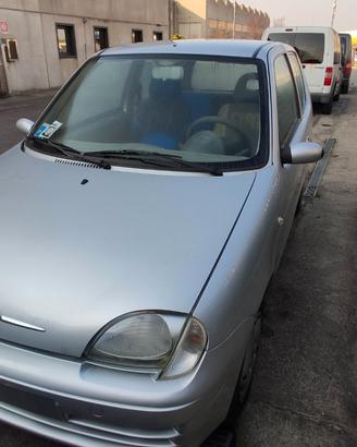 Fiat 600 anno 2007 ricambi usati