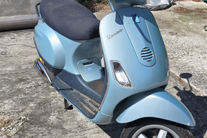 Vespa celeste LX 50