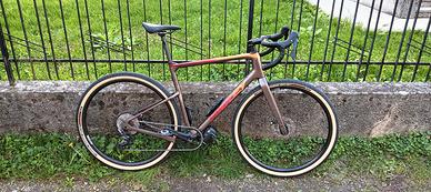 Gravel Ridley Kanzo Adventure + dinamo Son 