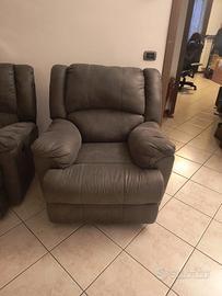 Divano e Poltrona in pelle