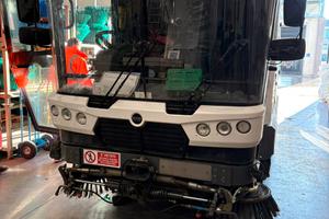 Spazzatrice stradale