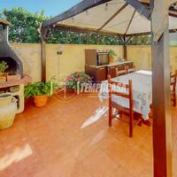Villa a Schiera a Fiumicino Via Sedilo 5 locali