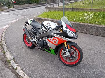 Aprilia rsv4 da ammirare 