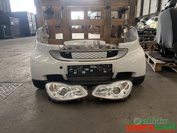 Smart ForTwo musata anteriore bianco