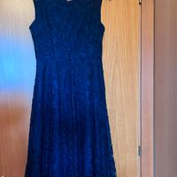 Vestito in pizzo con bretelle