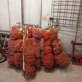 Reti e mangiatoia ovini/caprini ( pecore )