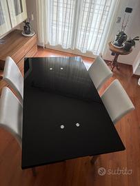 Tavolo cristallo nero