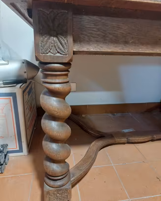 tavolo antico con 4 sedie