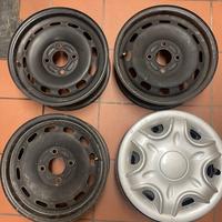 Ford Fiesta Cerchi con calotte