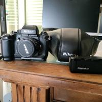 Nikon F4 S con motore custodia pelle e obiettivo