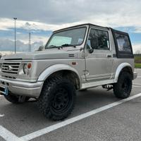 Suzuki Samurai