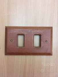 Placche in legno per prese luce