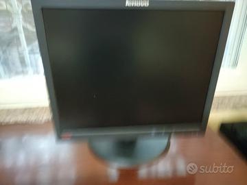 PC AMD 4 GB RAM monitor 17"