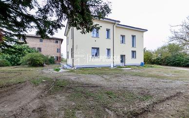 Villa indipendente con giardino